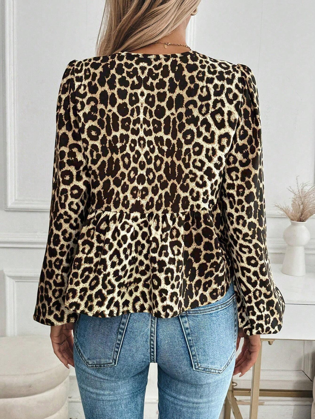 Blouse à manches longues imprimée léopard avec nœud pour femme