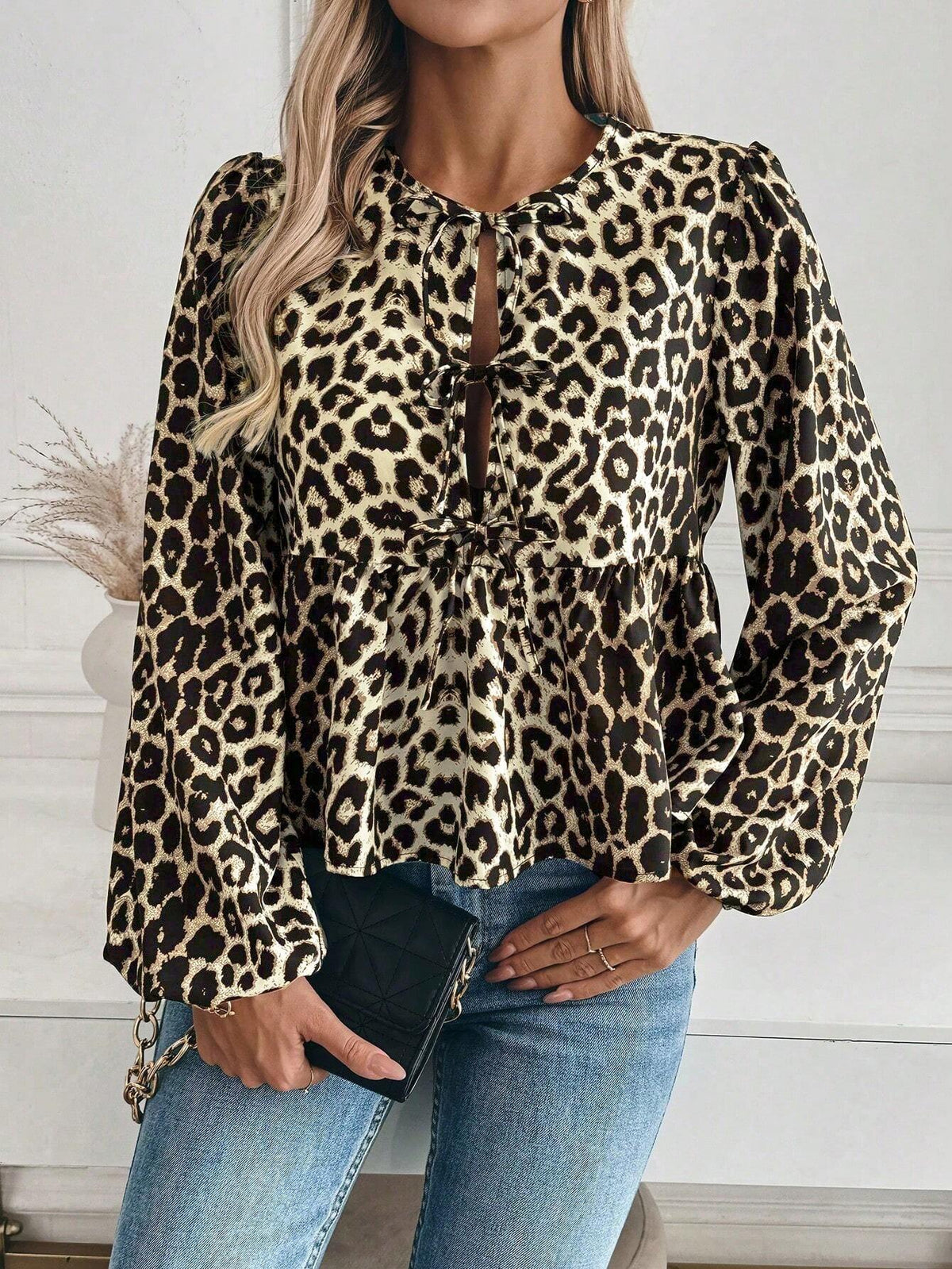 Blouse à manches longues imprimée léopard avec nœud pour femme