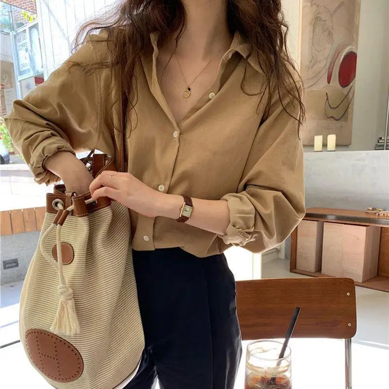 Blouse boutonnée à col pour femme
